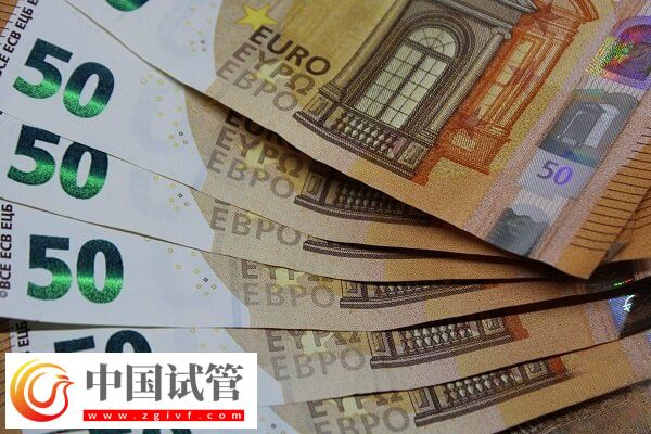 去宜興市人民醫院做二代試管嬰兒備多少錢好，銀行卡里得有8萬(圖1)